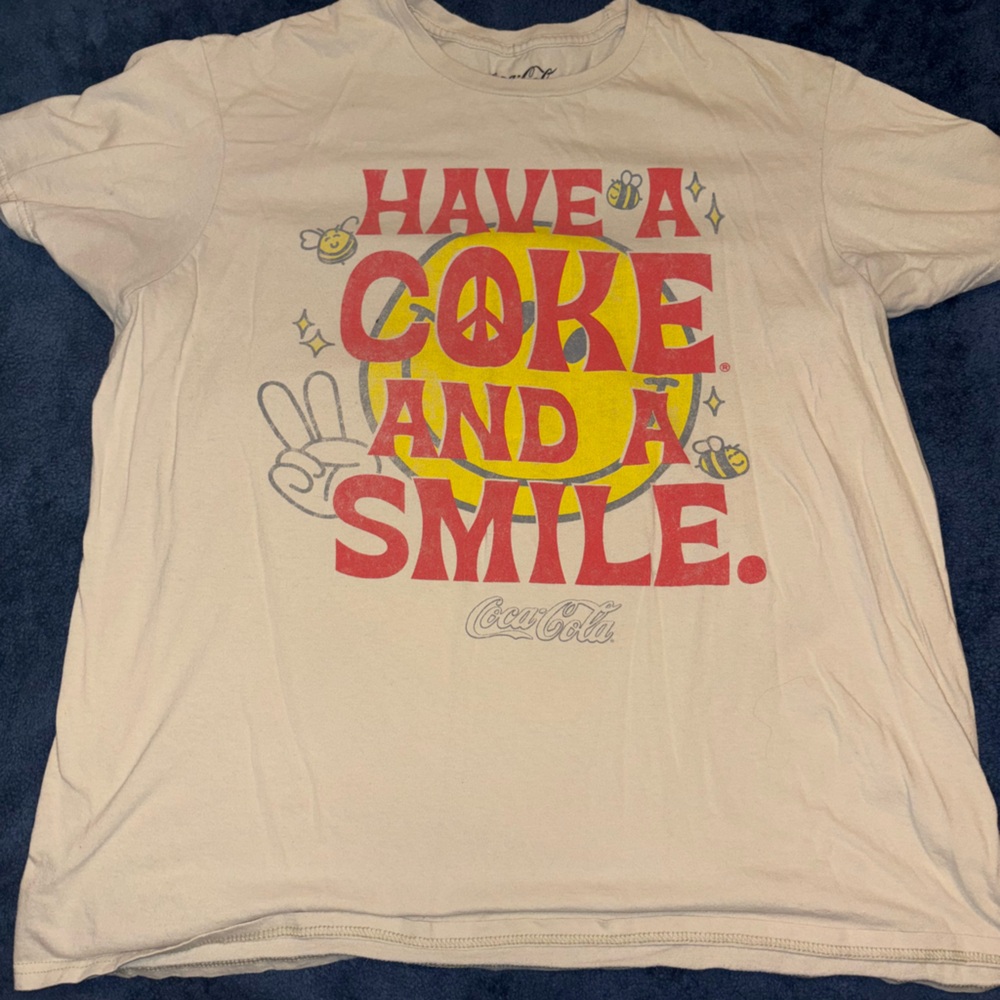 Levi's Cream Tee with Red Graphic